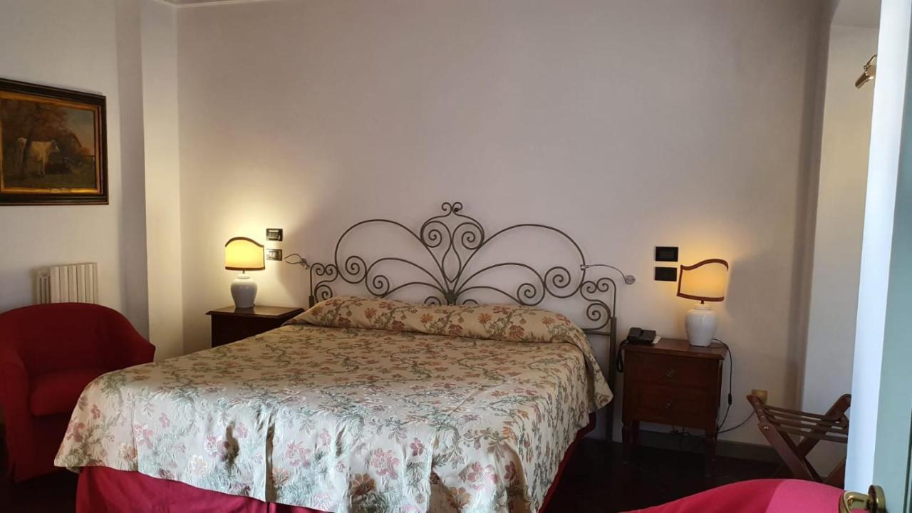 Relais I Due Roccoli Hotel Iseo Ruang foto